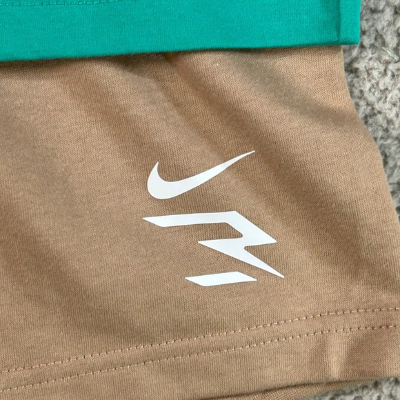 Nike Kids 2 Piece Set T-Shirt and Shorts Turquoise Tan Size 6 New NWT - Picture 4 of 7